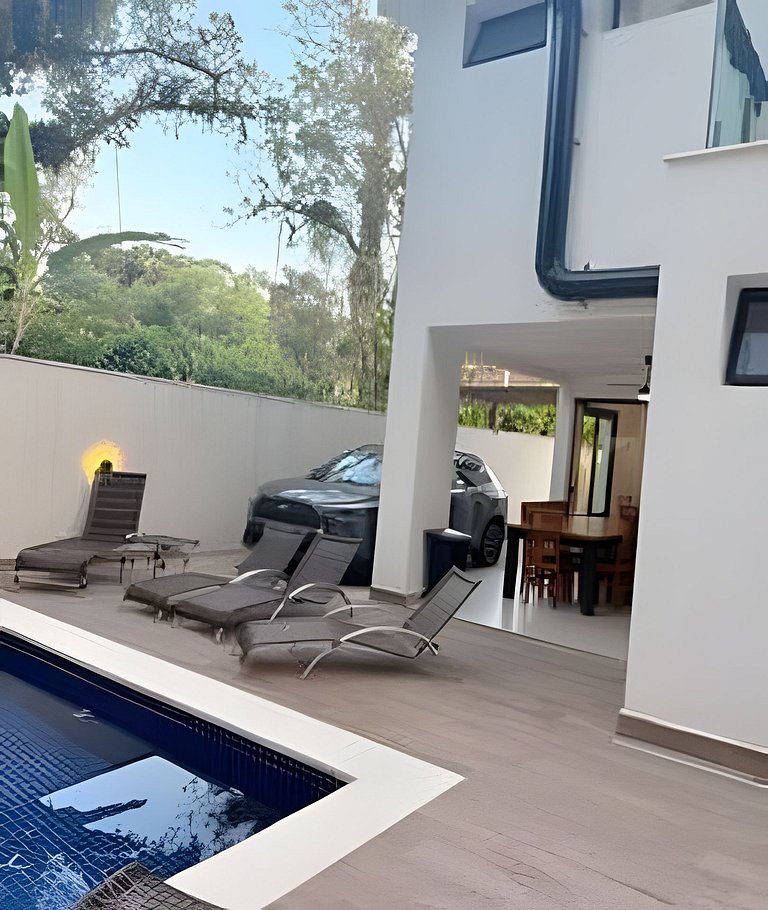 Luxo e Conforto Maresias c/ piscina cond. fechado