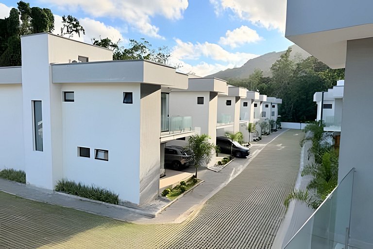 Luxo e Conforto Maresias c/ piscina cond. fechado