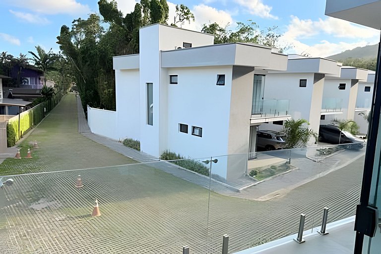 Luxo e Conforto Maresias c/ piscina cond. fechado