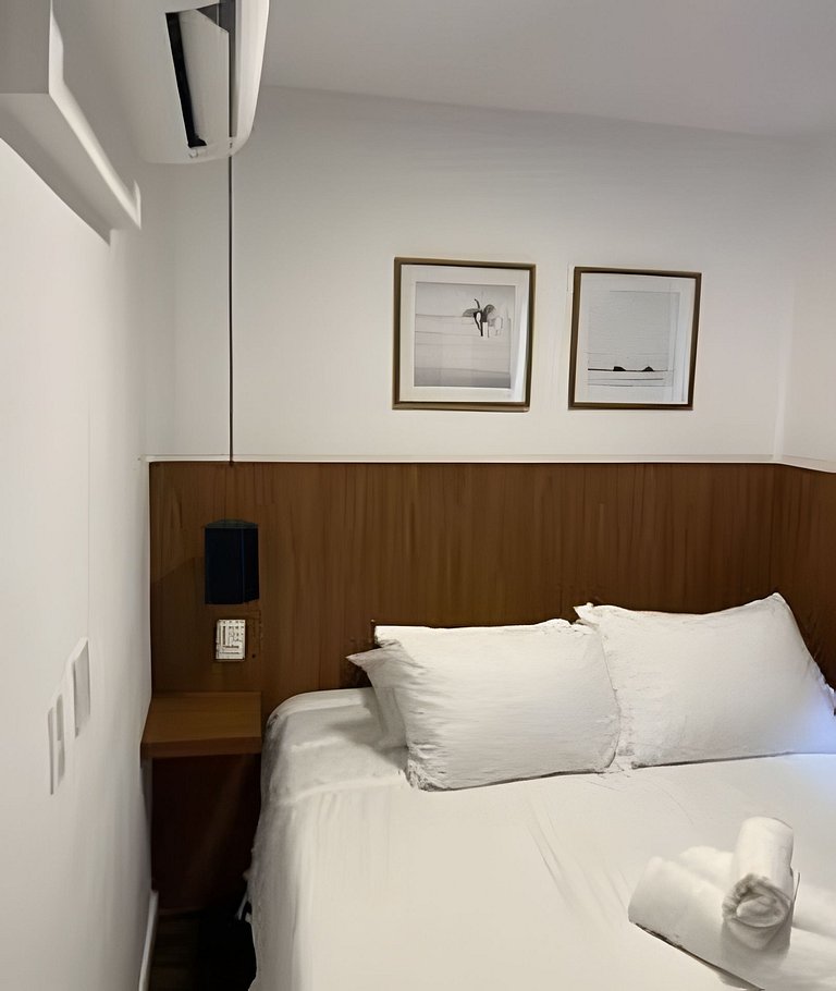 2 Dorm Charmoso c/ Academia, Piscina e vaga (702)