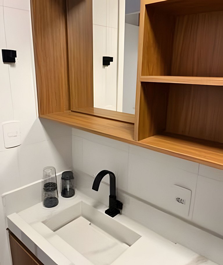 2 Dorm Charmoso c/ Academia, Piscina e vaga (702)