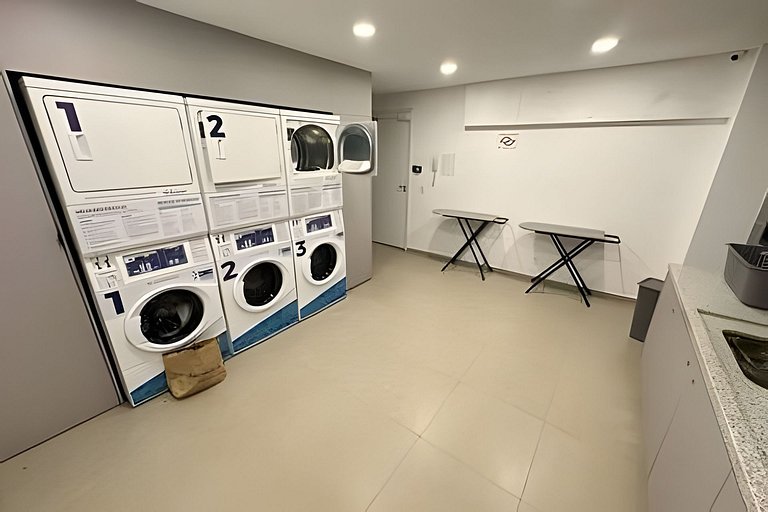 2 Dorm Charmoso c/ Academia, Piscina e vaga (902)