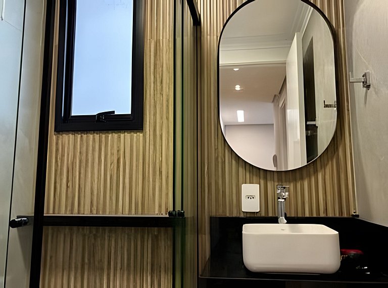 2 Dorm Charmoso c/ Academia, Piscina e vaga (1012)