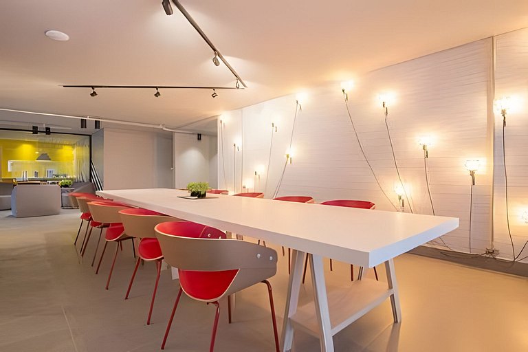 Studio próx. metrô com academia e coworking (605B)