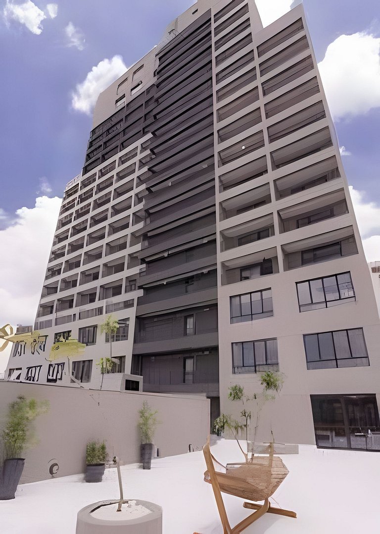 Studio próx. metrô com academia e coworking (605B)