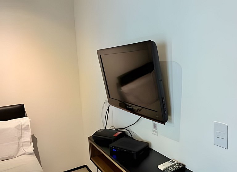 Studio próx. metrô com academia e coworking (605B)