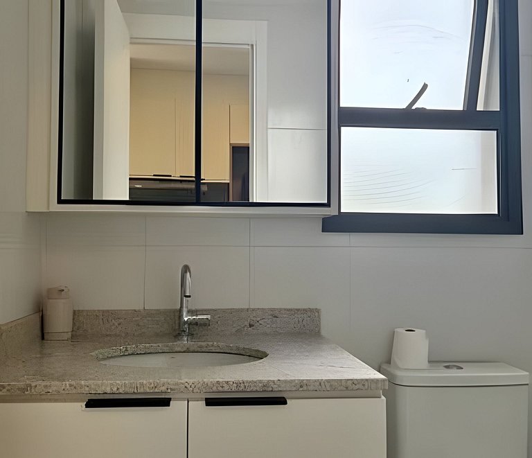 Apto de luxo com piscina incrível, academia(2211A)