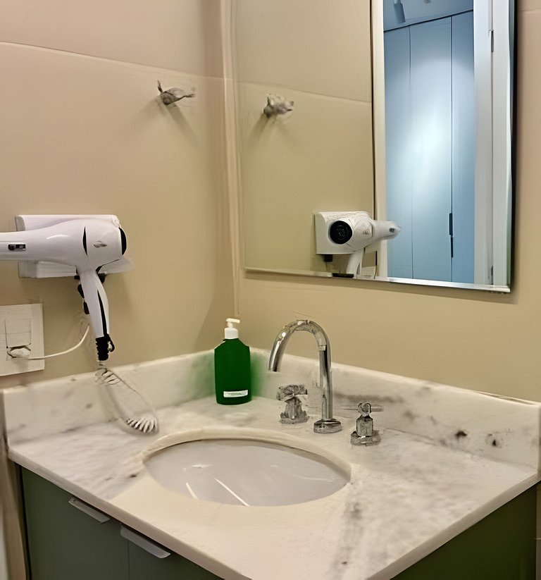 Studio com academia, coworking e metrô (23)