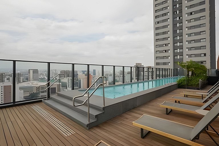Apto de luxo com piscina incrível, academia(1504B)
