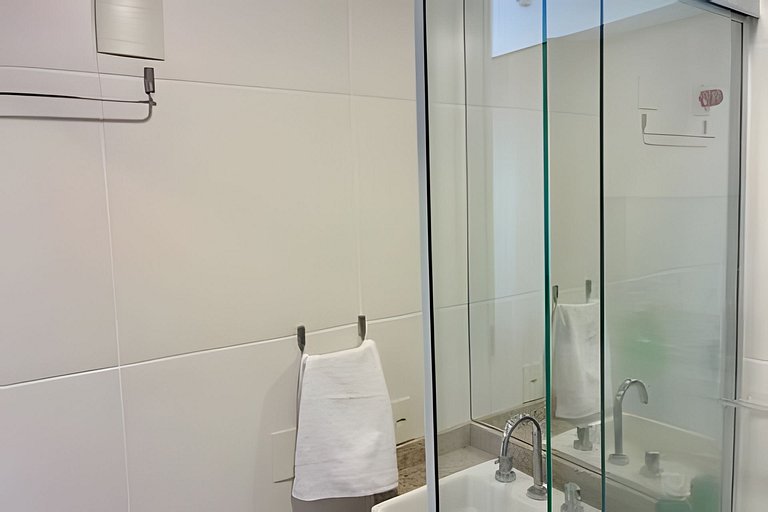 Studio com academia, rooftop e piscina (402)
