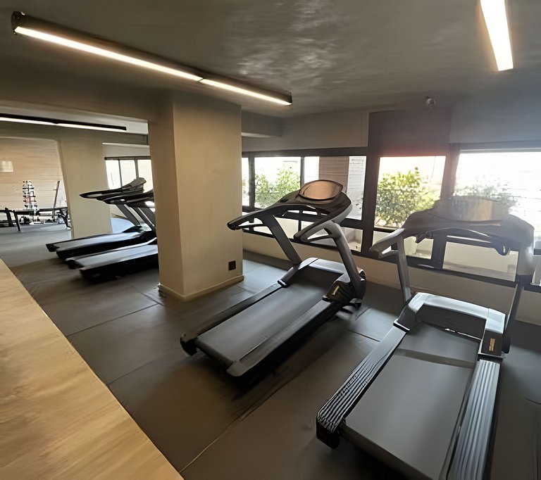 Studio c/ piscina, academia e próx. metrô (411)