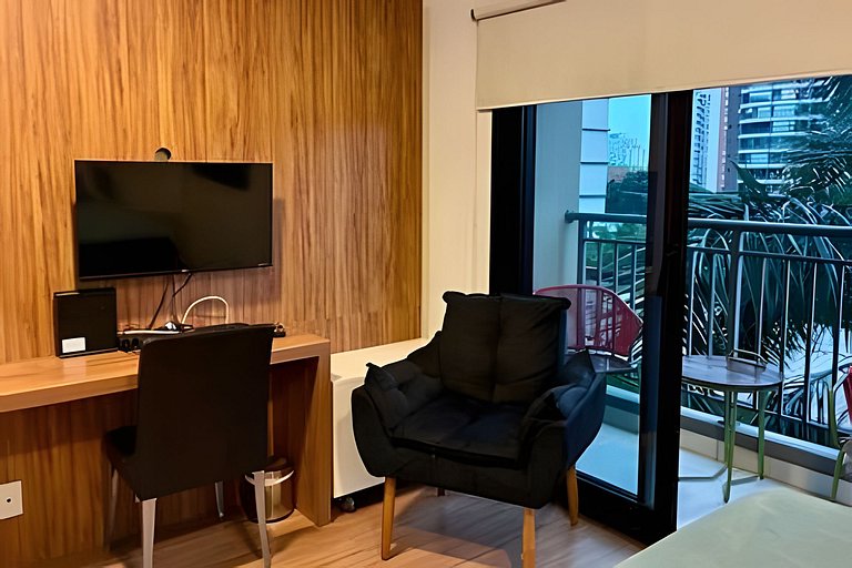 Studio c/ piscina, academia e próx. metrô (411)