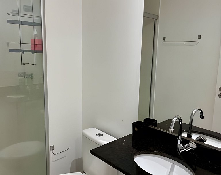 Studio c/ piscina, academia e próx. metrô (411)