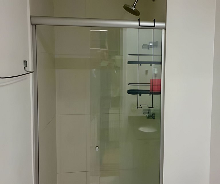 Studio c/ piscina, academia e próx. metrô (411)