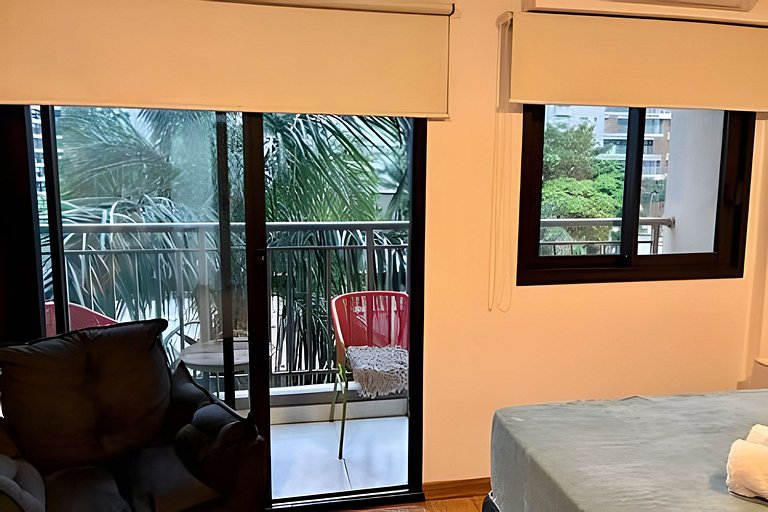 Studio c/ piscina, academia e próx. metrô (411)