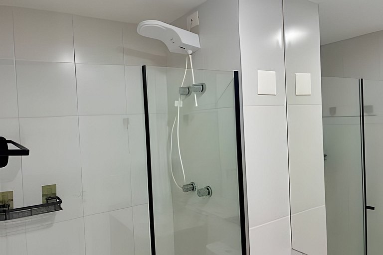 Apto luxo com piscina incrível e academia (1406A)