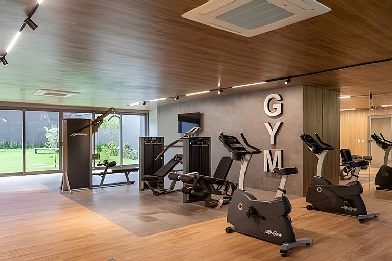 Studio com academia, rooftop e metrô (1302)