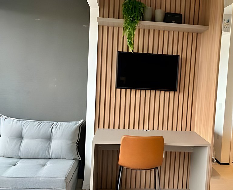 Studio com academia, rooftop e metrô (1302)