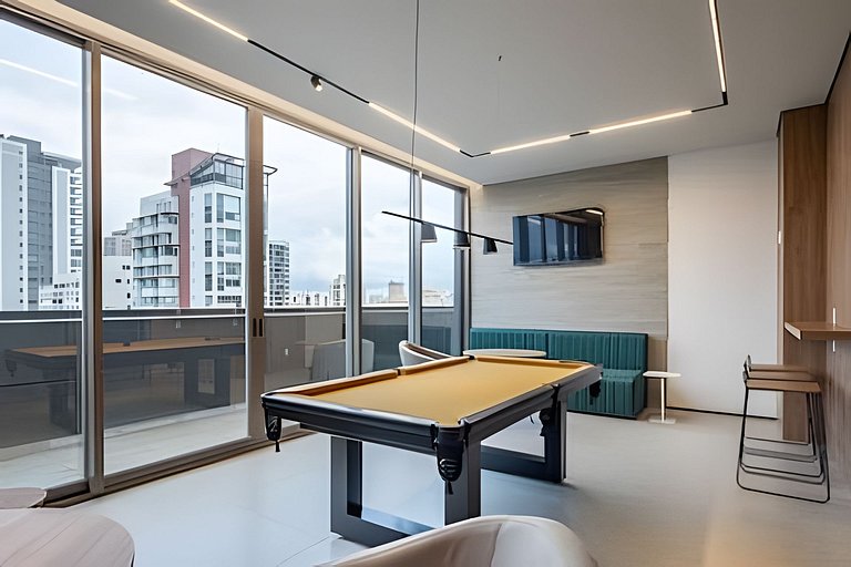 Studio com academia, rooftop e metrô (403)
