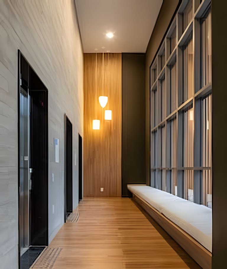 Studio com academia, rooftop e metrô (823)