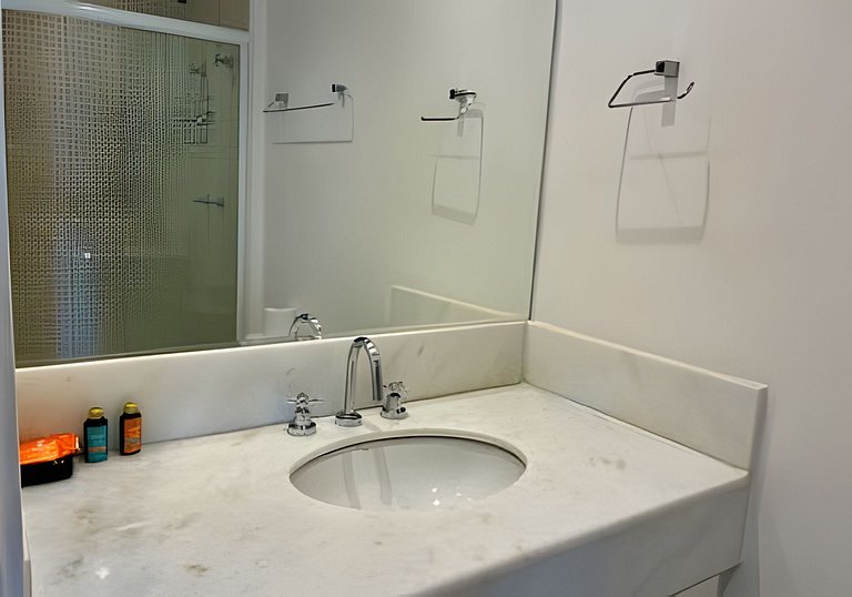 Studio de Luxo c/ piscina, academia e garagem(112)