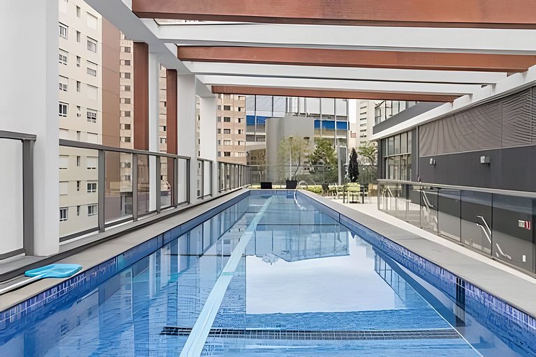Apto c/ piscina, academia e próx. metrô (205)