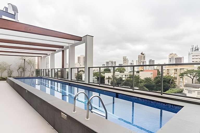 Apto c/ piscina, academia e próx. metrô (205)