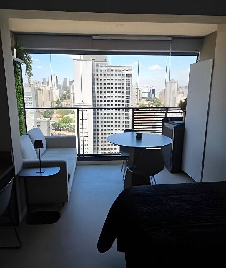 Apto de luxo com piscina incrível, academia(2206B)