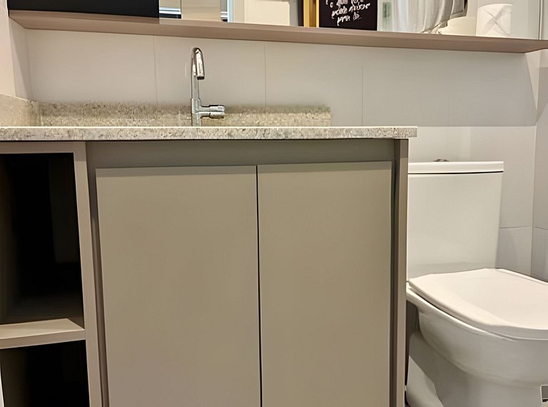 Apto de luxo com piscina incrível, academia(2206B)