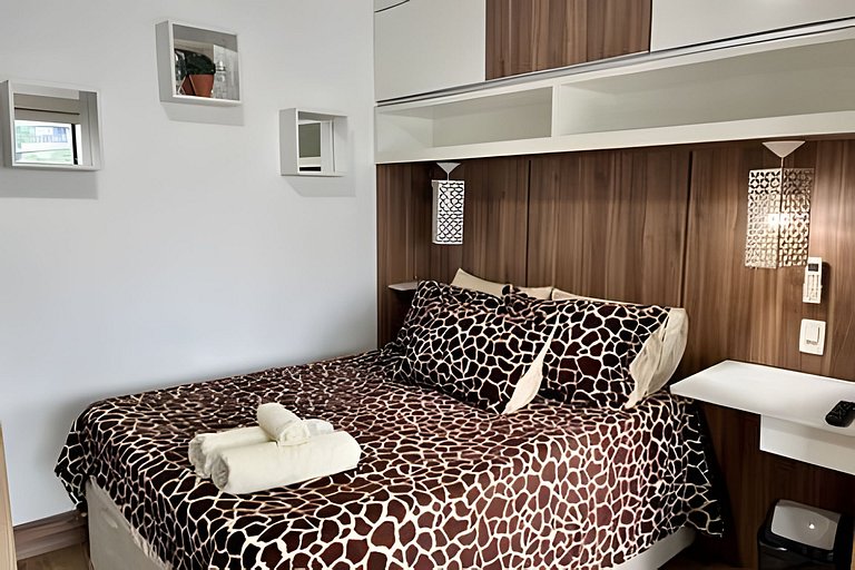 Studio de Luxo c/ piscina, academia e garagem(902)