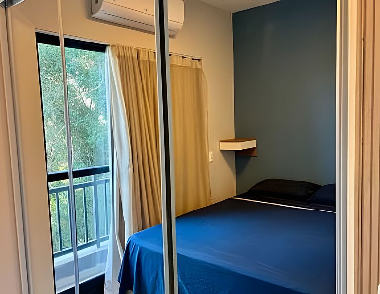 Apto Charmoso c/ Academia e piscina (010)