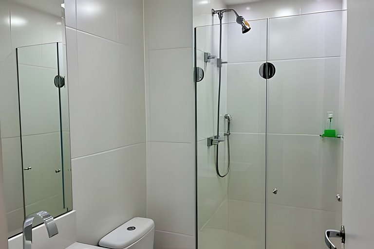 Studio com academia e coworking próx PUC (707)