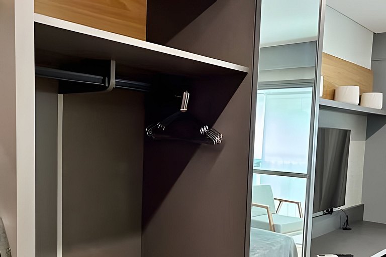 Apto de luxo com spa, academia próx metrô (419)