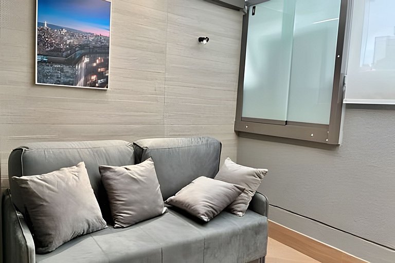 Apto de luxo com spa, academia próx metrô (306)