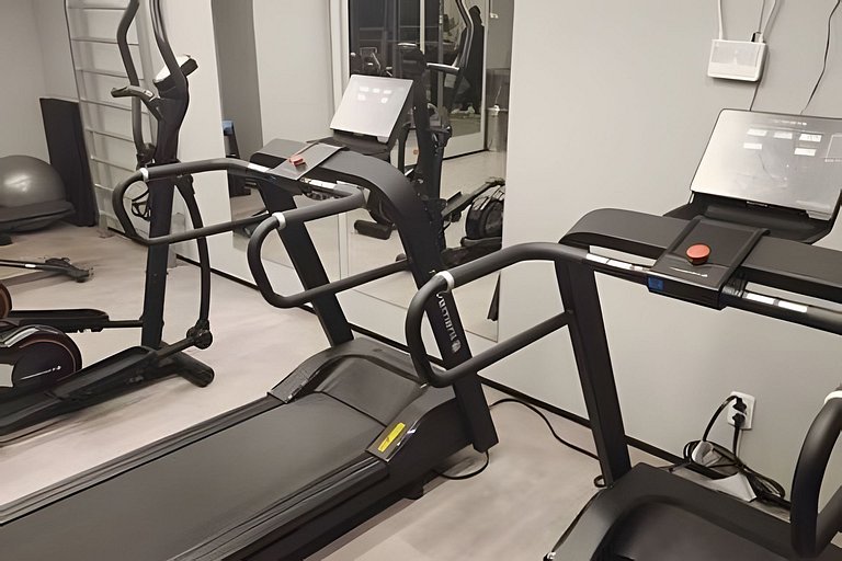 Apto de luxo com spa, academia próx metrô (306)