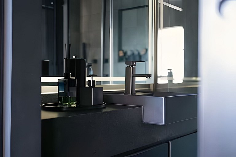 Apto de luxo com spa, academia próx metrô (521)