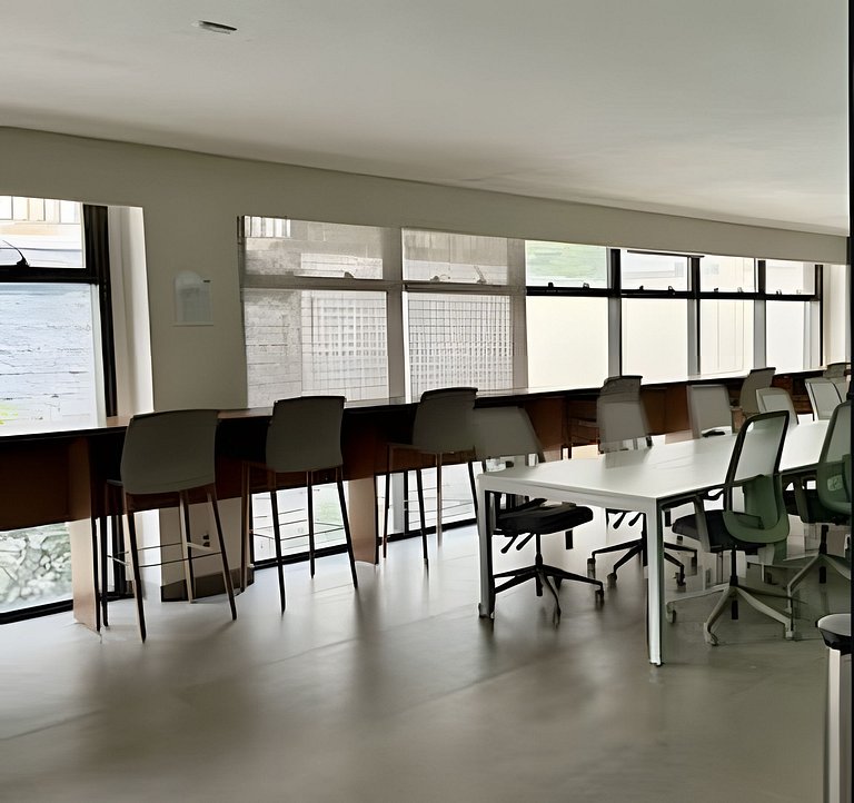 Apto luxo com piscina incrível e academia (155B)
