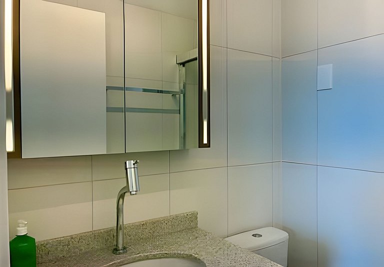 Apto luxo com piscina incrível e academia (155B)