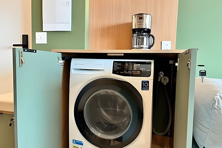 Apto luxo com piscina incrível e academia (155B)