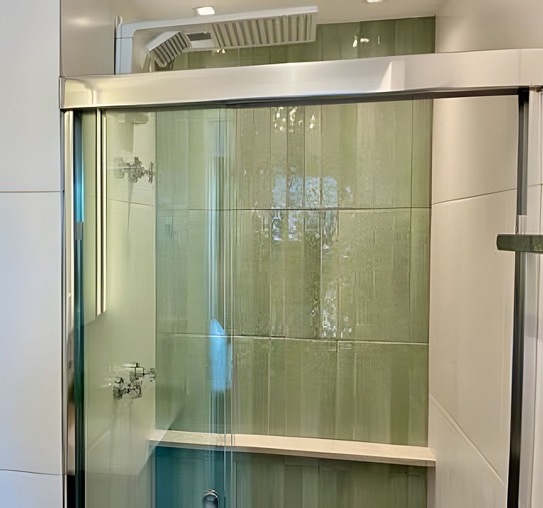 Apto luxo com piscina incrível e academia (155B)