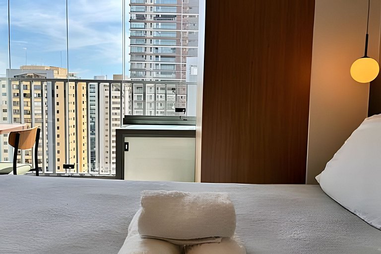 Apto luxo com piscina incrível e academia (155B)