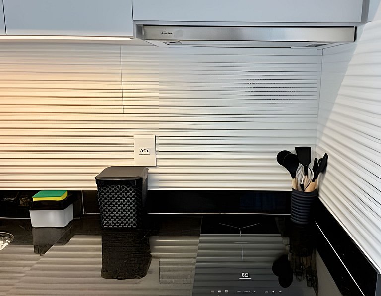 Apto luxo com piscina incrível e academia (155B)