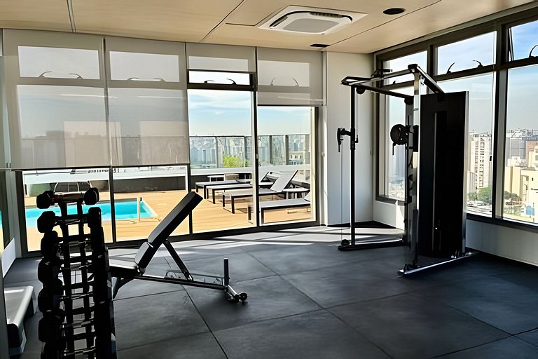 Apto luxo com piscina incrível e academia (155B)
