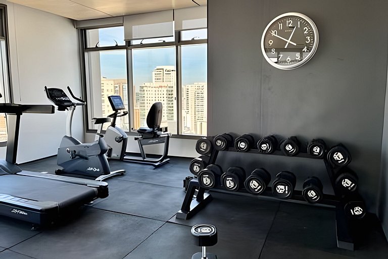 Apto luxo com piscina incrível e academia (155B)