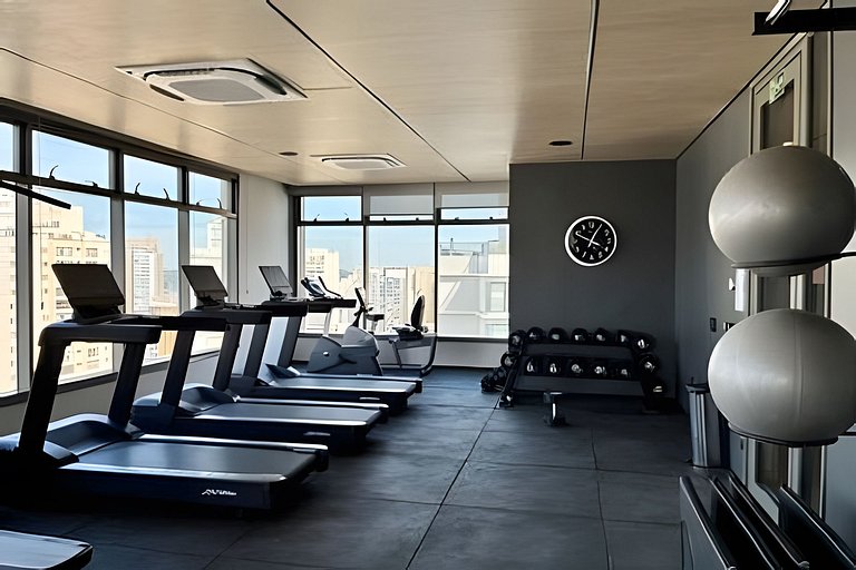 Apto luxo com piscina incrível e academia (155B)