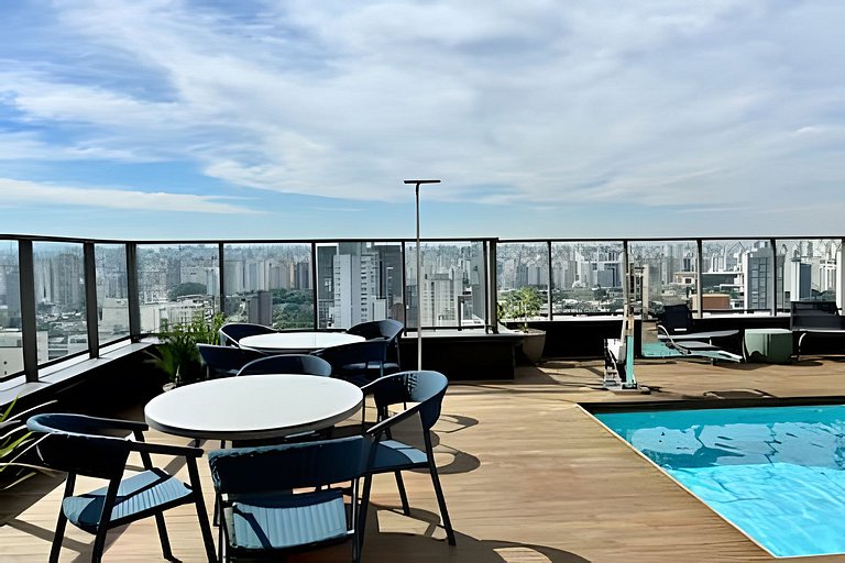 Apto luxo com piscina incrível e academia (155B)