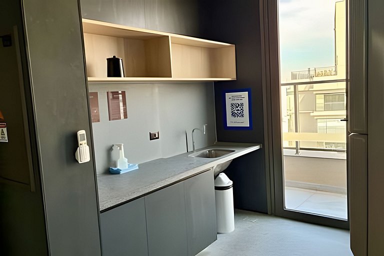 Apto luxo com piscina incrível e academia (155B)
