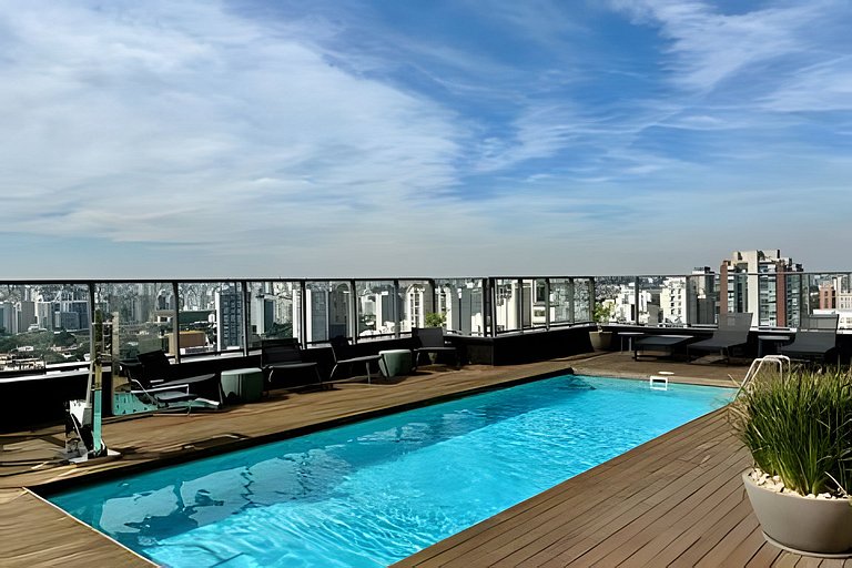 Apto luxo com piscina incrível e academia (155B)