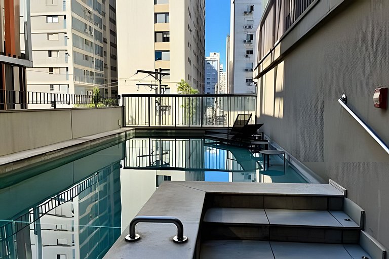 Apto c/ piscina, academia e próx. metrô (507)