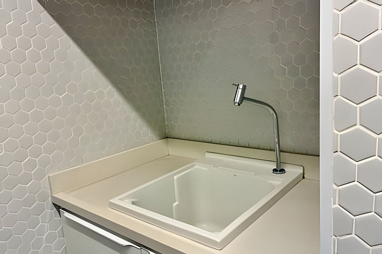 Apto c/ piscina, academia e próx. metrô (507)
